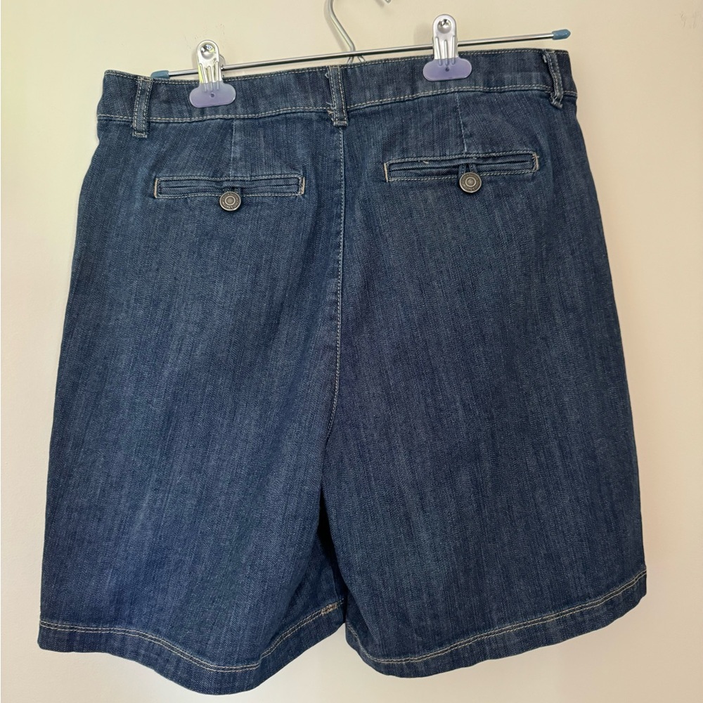 Croft & Barrow Woman’s Denim Shorts, Size 10 - Picture 2 of 2